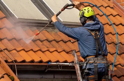 Démoussage et hydrofuge de toiture à Launac